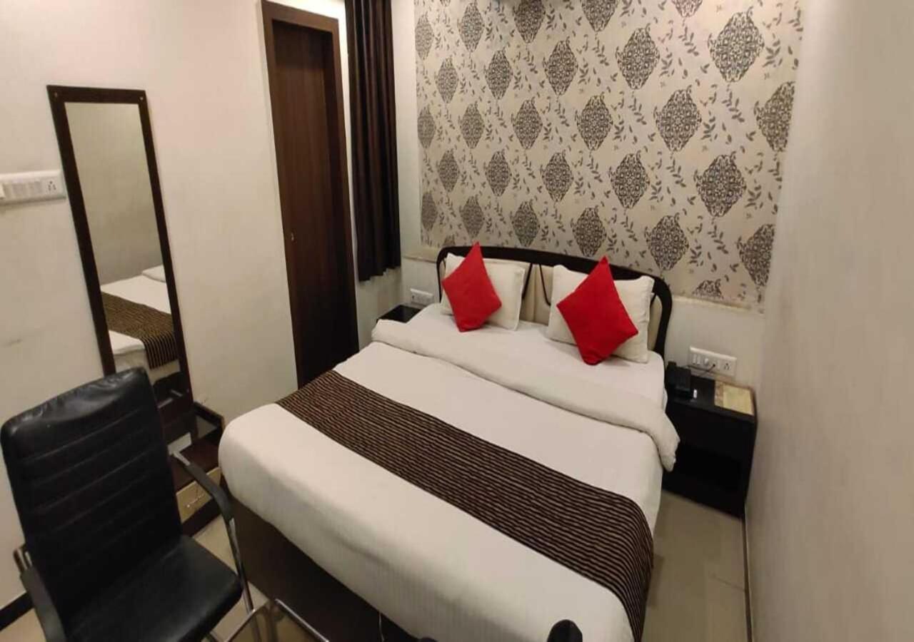 Hotel Swagatam Inn Райкот Екстериор снимка
